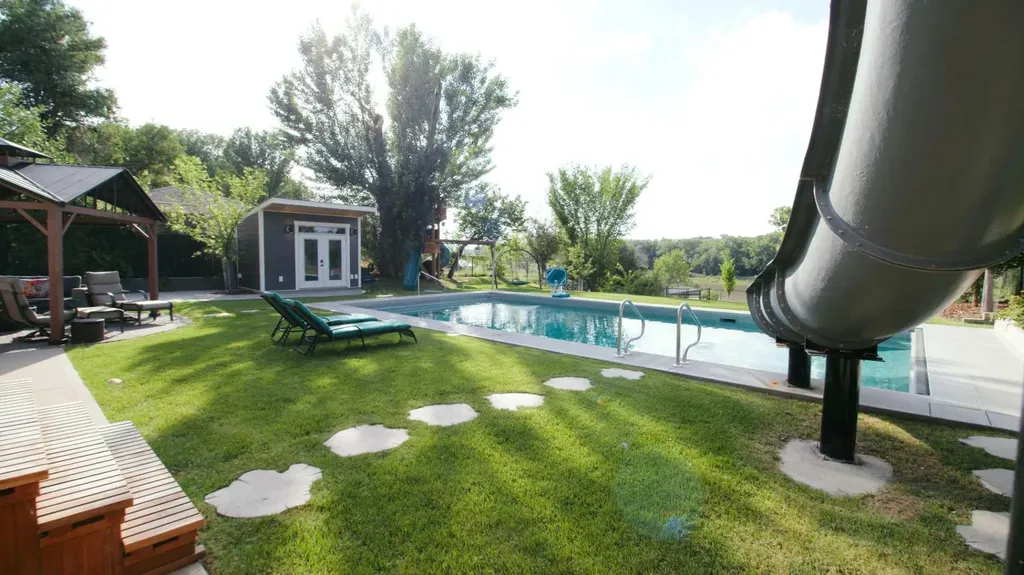 312 1 Street SE Medicine Hat AB T1A 0A5