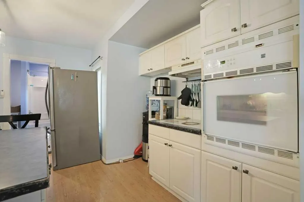320 3 Street W Brooks AB T1R 0E7