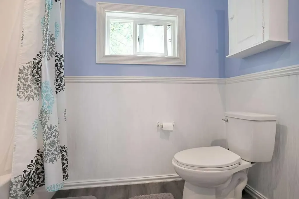 320 3 Street W Brooks AB T1R 0E7