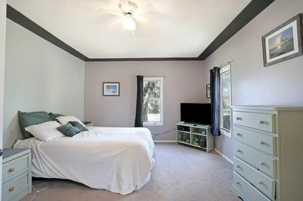 320 3 Street W Brooks AB T1R 0E7