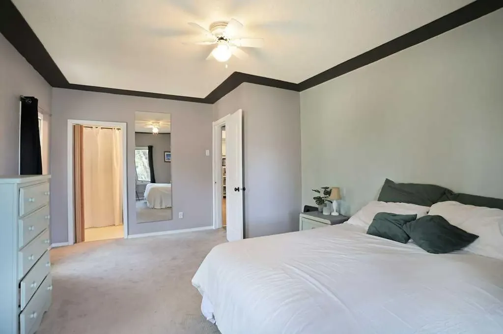 320 3 Street W Brooks AB T1R 0E7