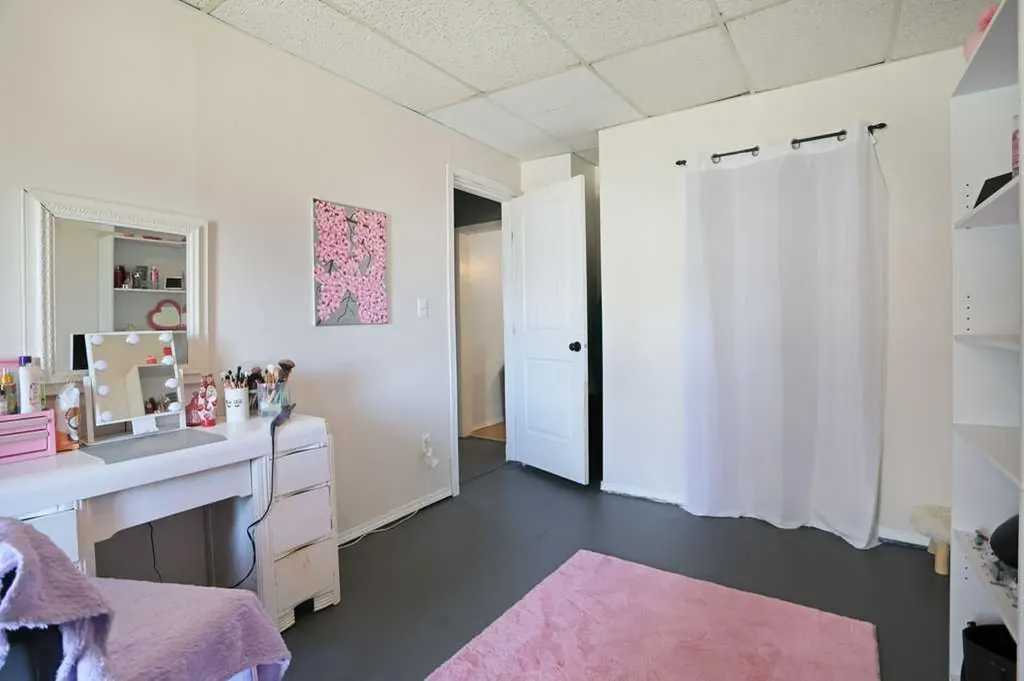 320 3 Street W Brooks AB T1R 0E7