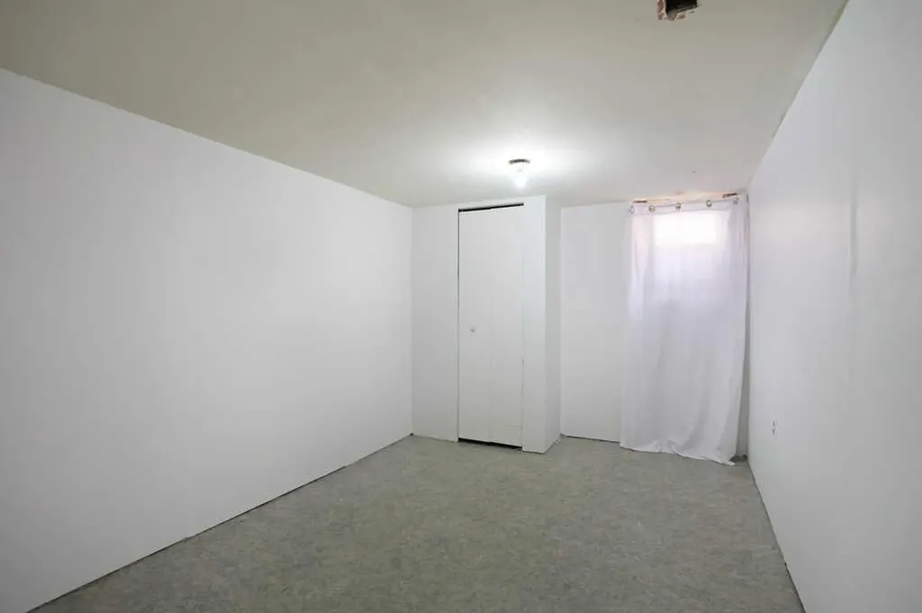 320 3 Street W Brooks AB T1R 0E7