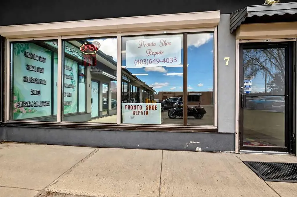 104 3 Avenue SE High River AB T1V 1G3