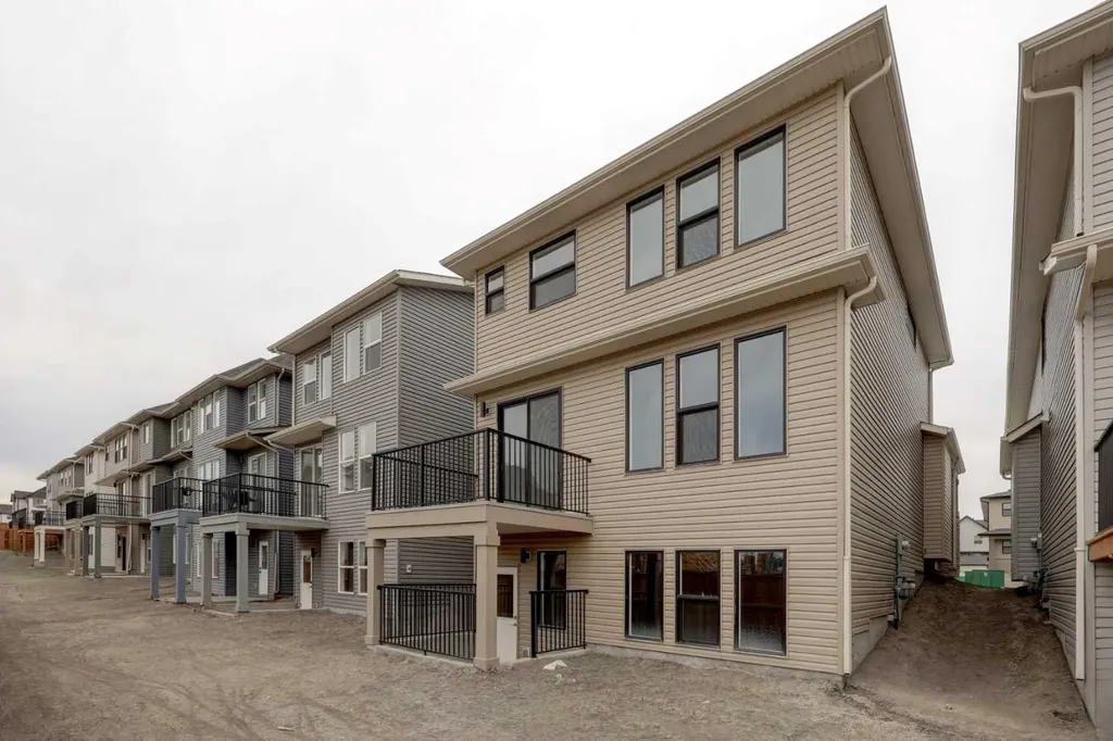 1333 South Point Parade SW Airdrie AB T4B 5P3