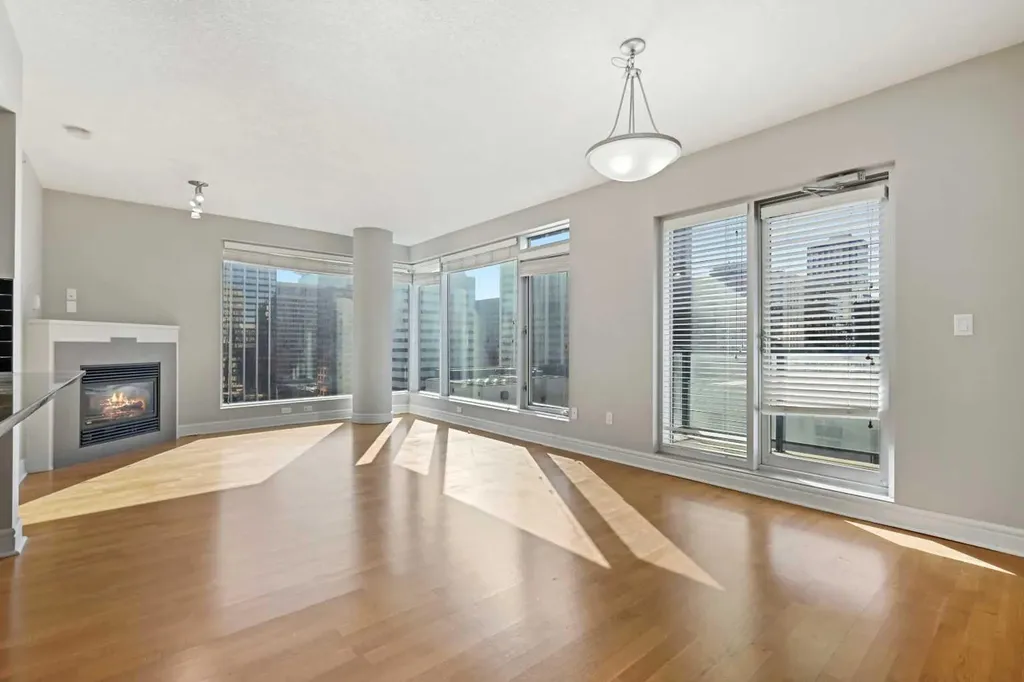 910 5 Avenue SW Calgary AB T2P 0C3