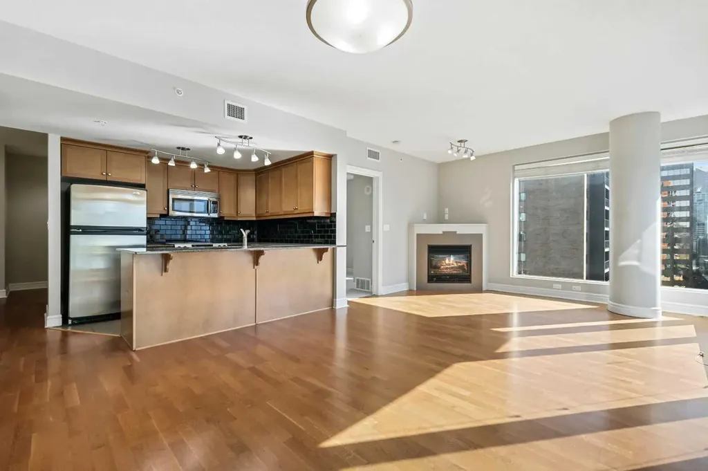 910 5 Avenue SW Calgary AB T2P 0C3