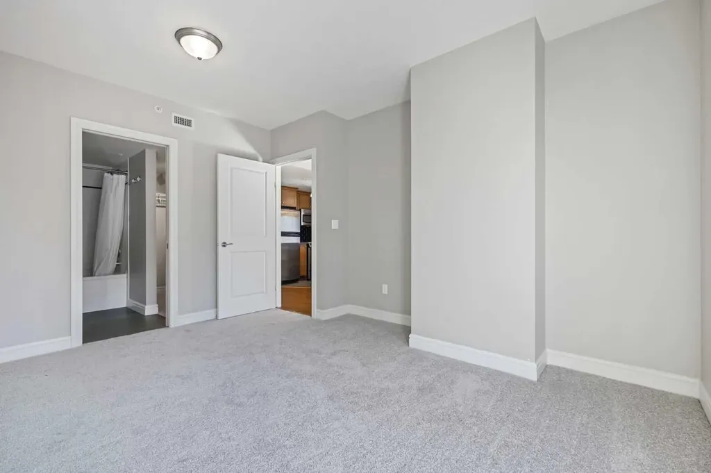 910 5 Avenue SW Calgary AB T2P 0C3