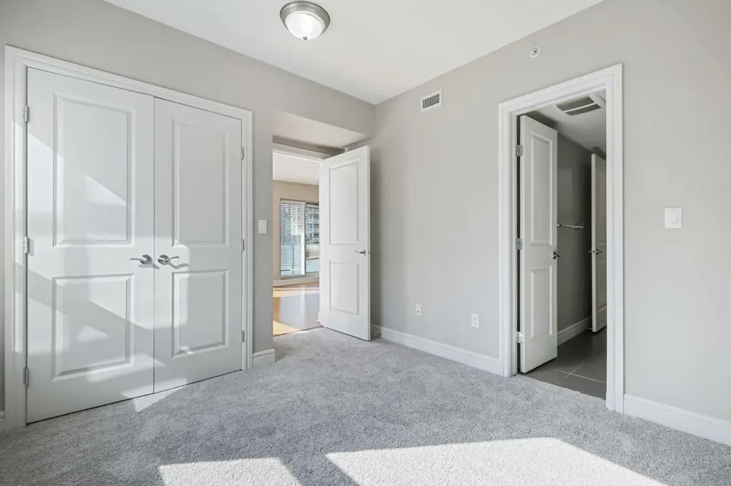 910 5 Avenue SW Calgary AB T2P 0C3