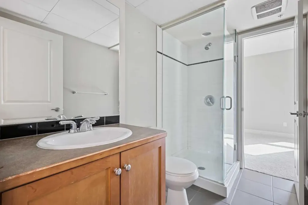 910 5 Avenue SW Calgary AB T2P 0C3