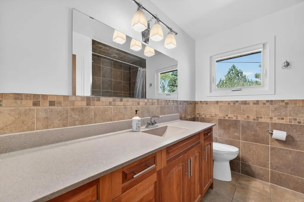 26 Cardiff Place NW Calgary AB T2K 1S3