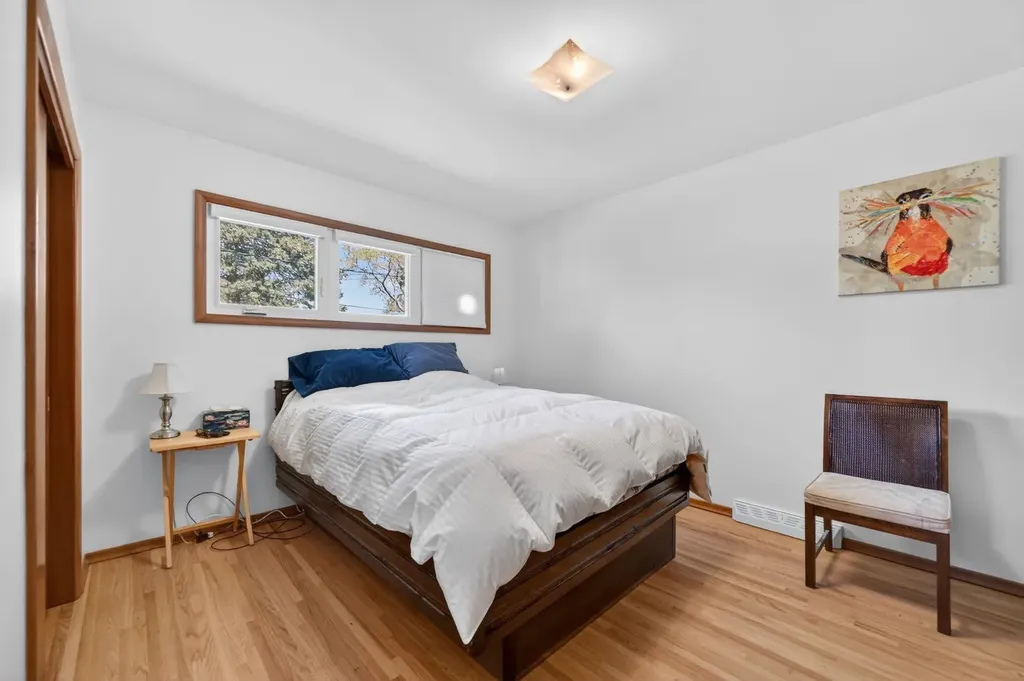 26 Cardiff Place NW Calgary AB T2K 1S3