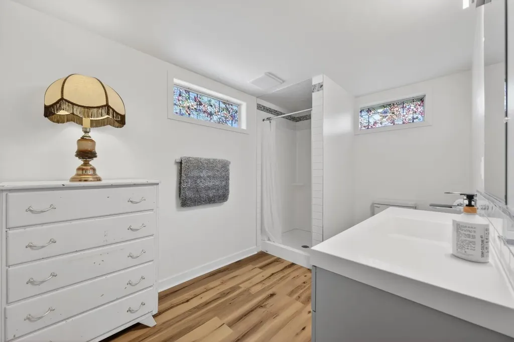 26 Cardiff Place NW Calgary AB T2K 1S3