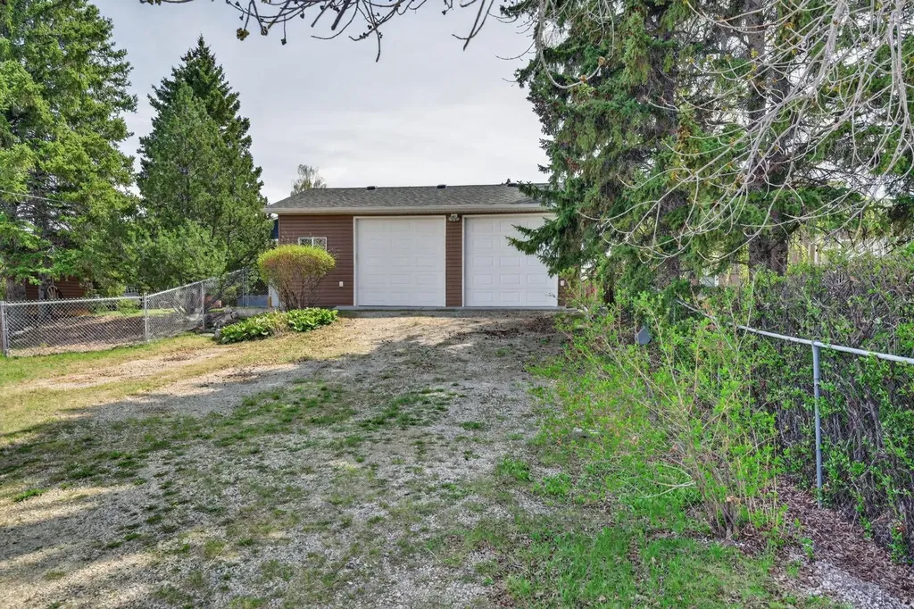 26 Cardiff Place NW Calgary AB T2K 1S3