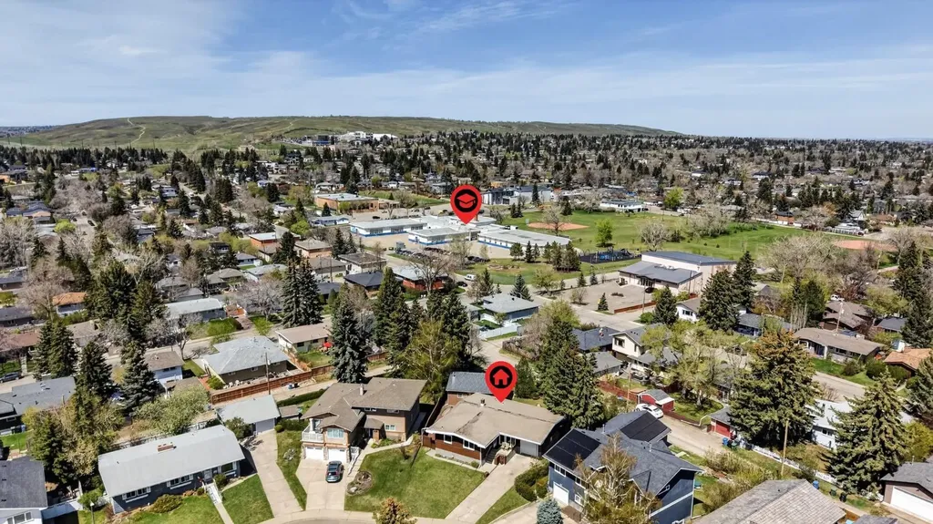 26 Cardiff Place NW Calgary AB T2K 1S3