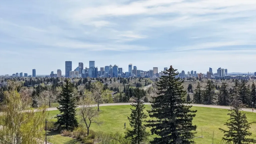 26 Cardiff Place NW Calgary AB T2K 1S3