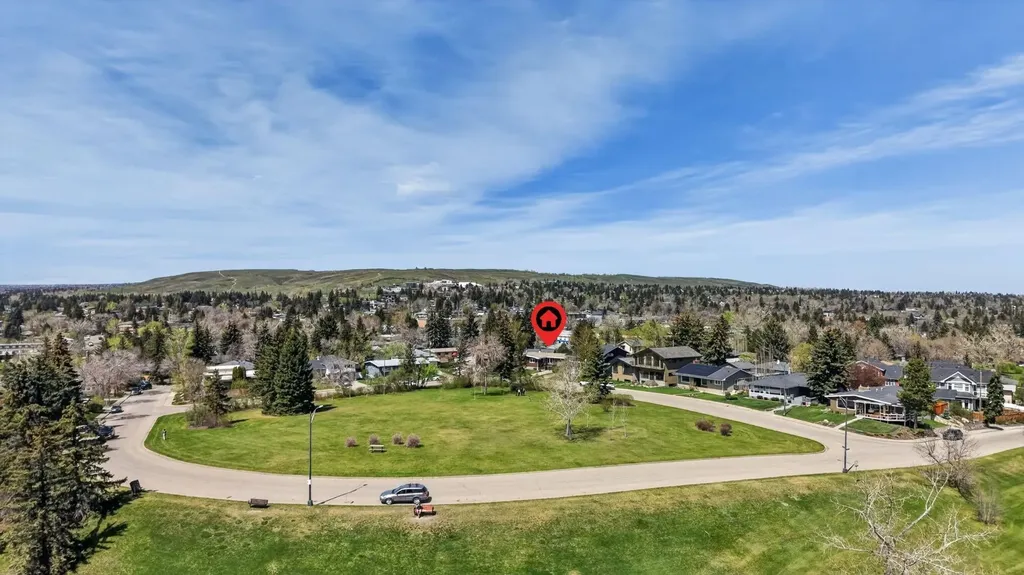 26 Cardiff Place NW Calgary AB T2K 1S3