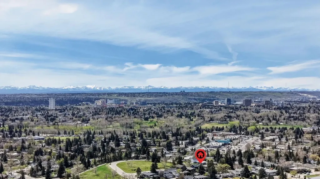 26 Cardiff Place NW Calgary AB T2K 1S3