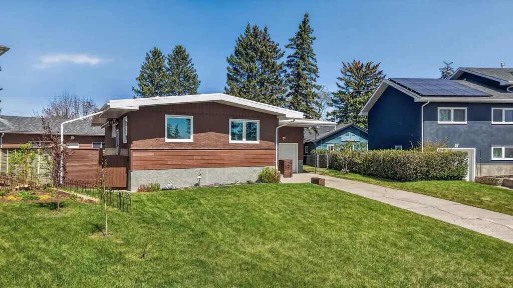 26 Cardiff Place NW Calgary AB T2K 1S3