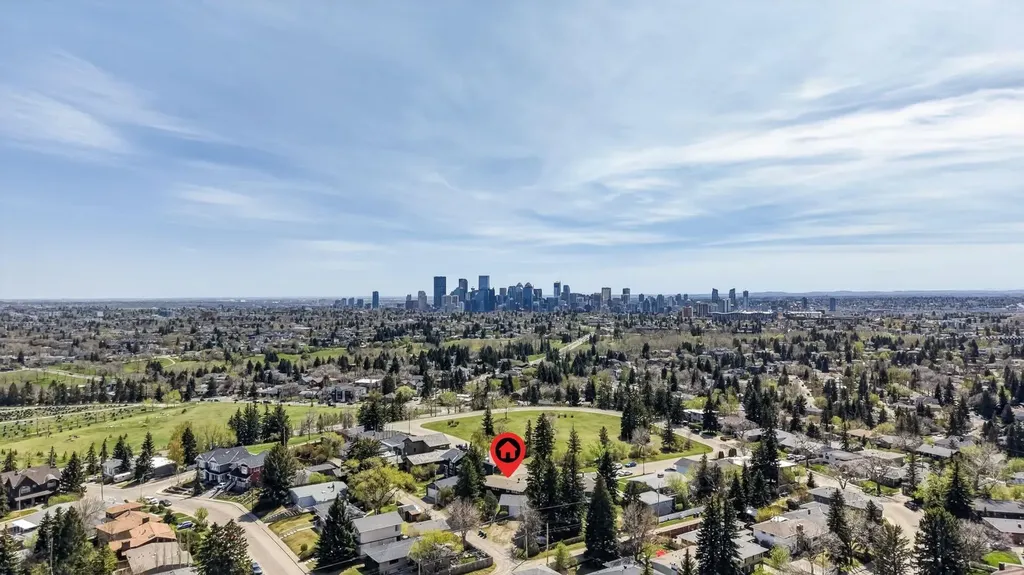 26 Cardiff Place NW Calgary AB T2K 1S3