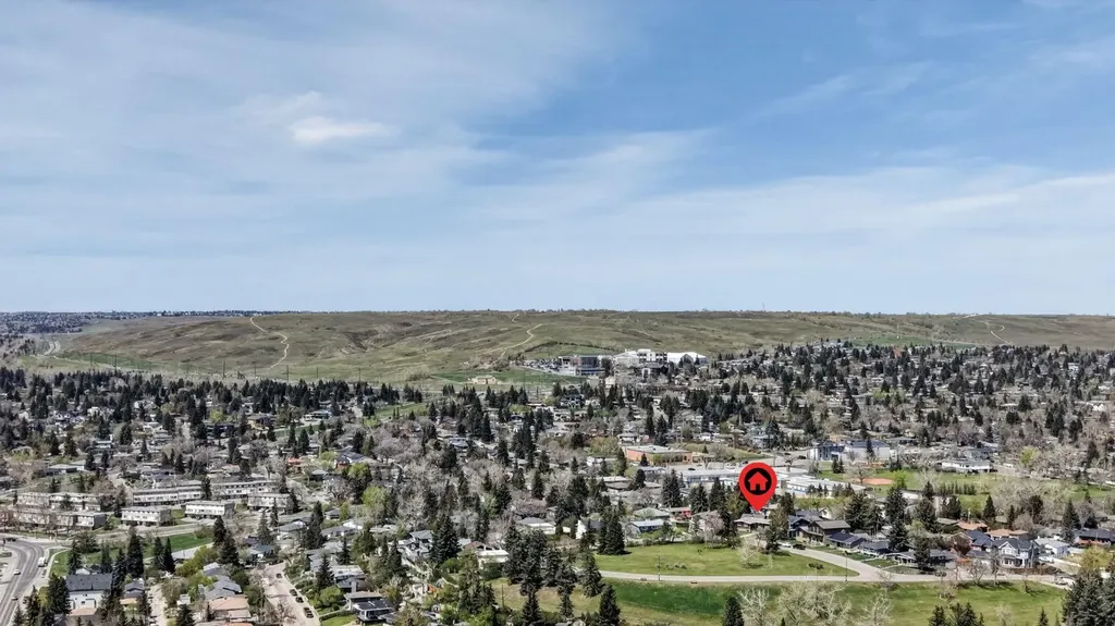 26 Cardiff Place NW Calgary AB T2K 1S3