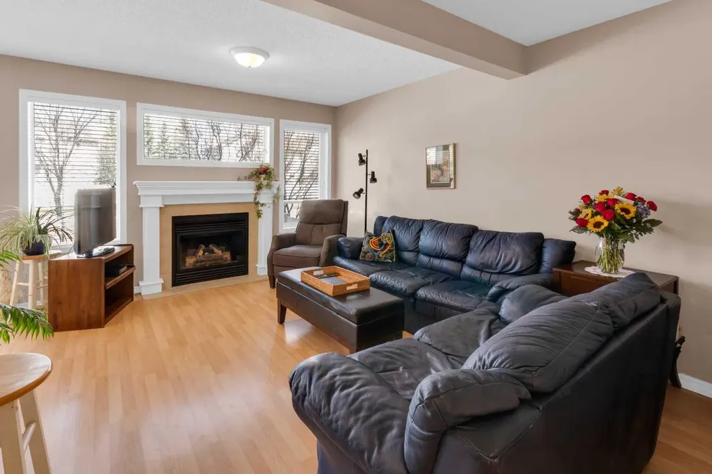 27 Royal Birch Mount NW Calgary AB T3G 5W7