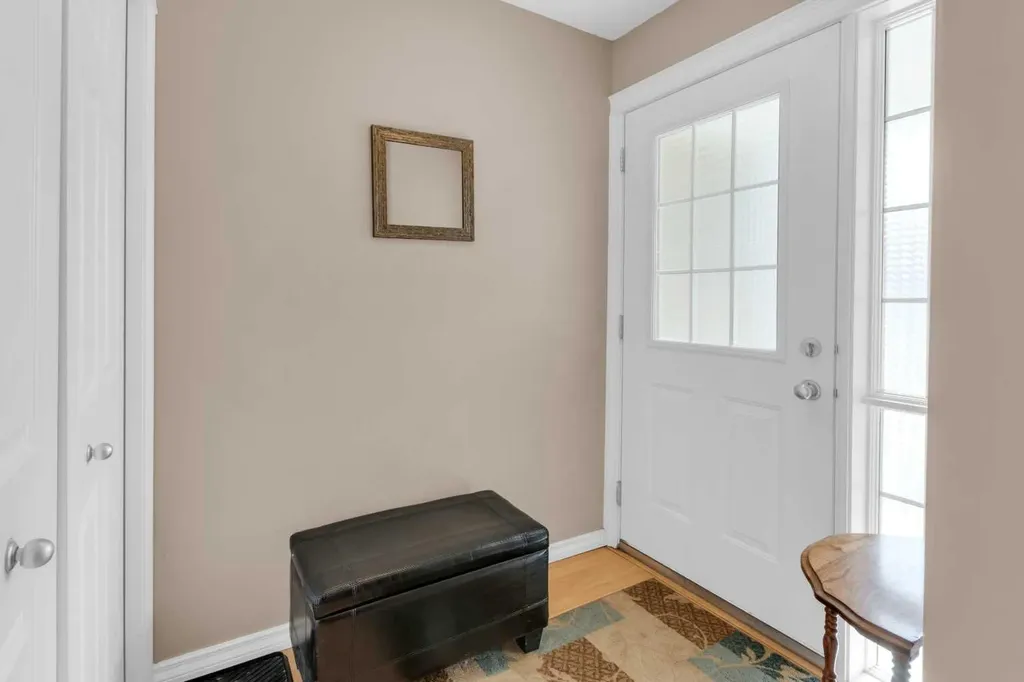 27 Royal Birch Mount NW Calgary AB T3G 5W7
