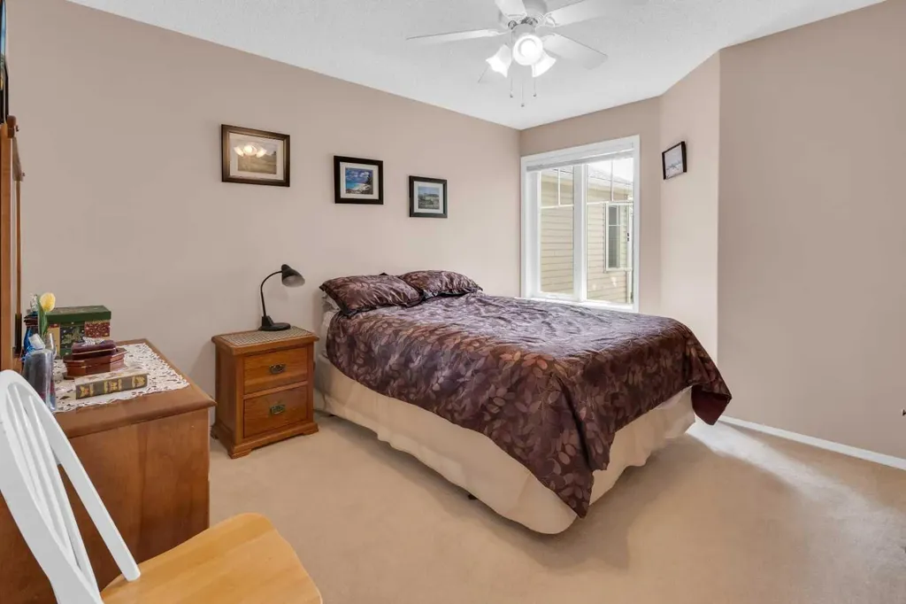 27 Royal Birch Mount NW Calgary AB T3G 5W7
