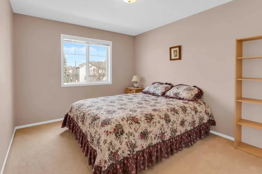 27 Royal Birch Mount NW Calgary AB T3G 5W7