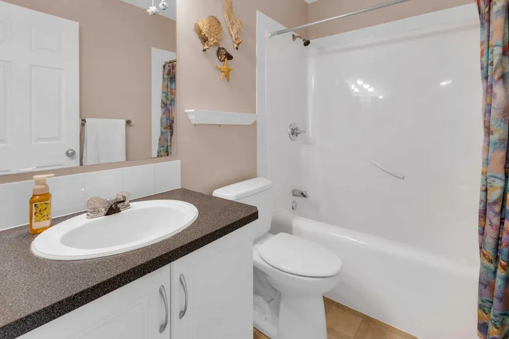 27 Royal Birch Mount NW Calgary AB T3G 5W7