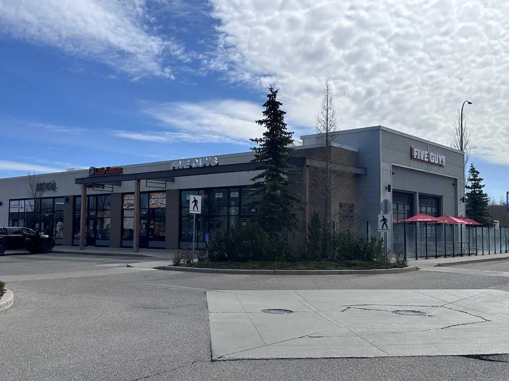27 Royal Birch Mount NW Calgary AB T3G 5W7