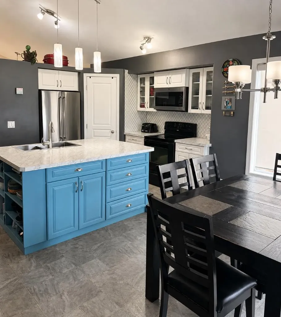 6819 59 Street Close Rocky Mountain House AB T4T1V9