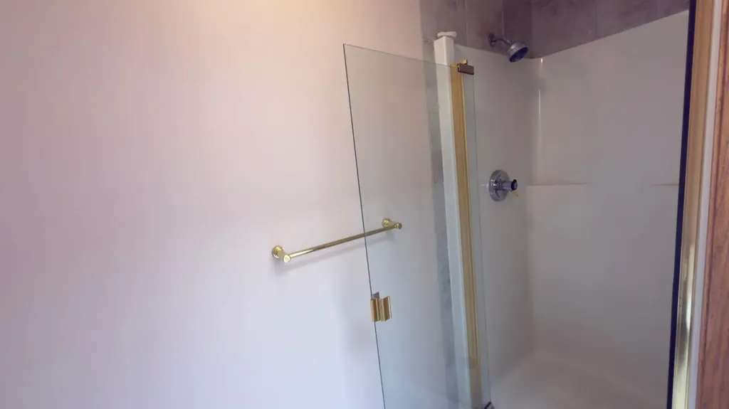 117 Woodpark Close SW Calgary AB T2W 6H1