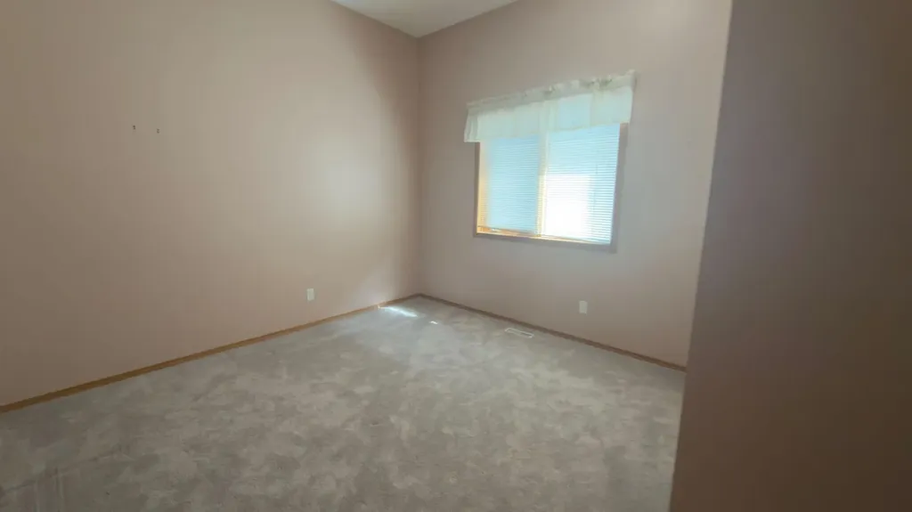 117 Woodpark Close SW Calgary AB T2W 6H1