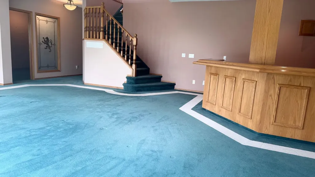117 Woodpark Close SW Calgary AB T2W 6H1