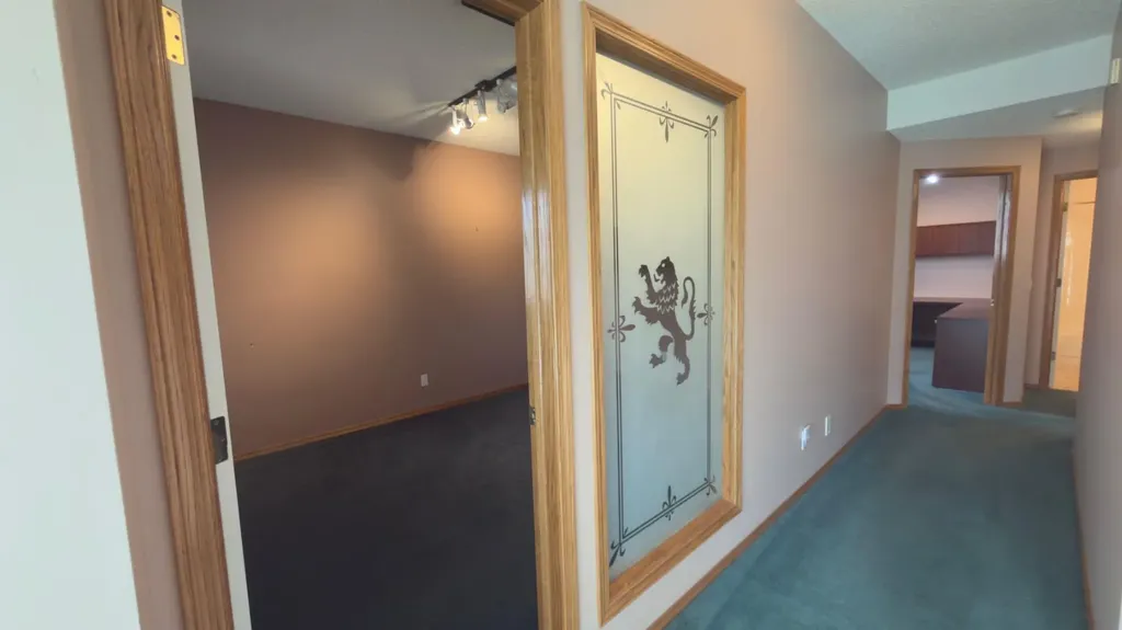 117 Woodpark Close SW Calgary AB T2W 6H1