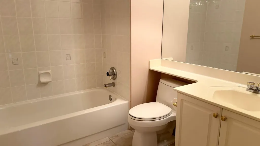117 Woodpark Close SW Calgary AB T2W 6H1