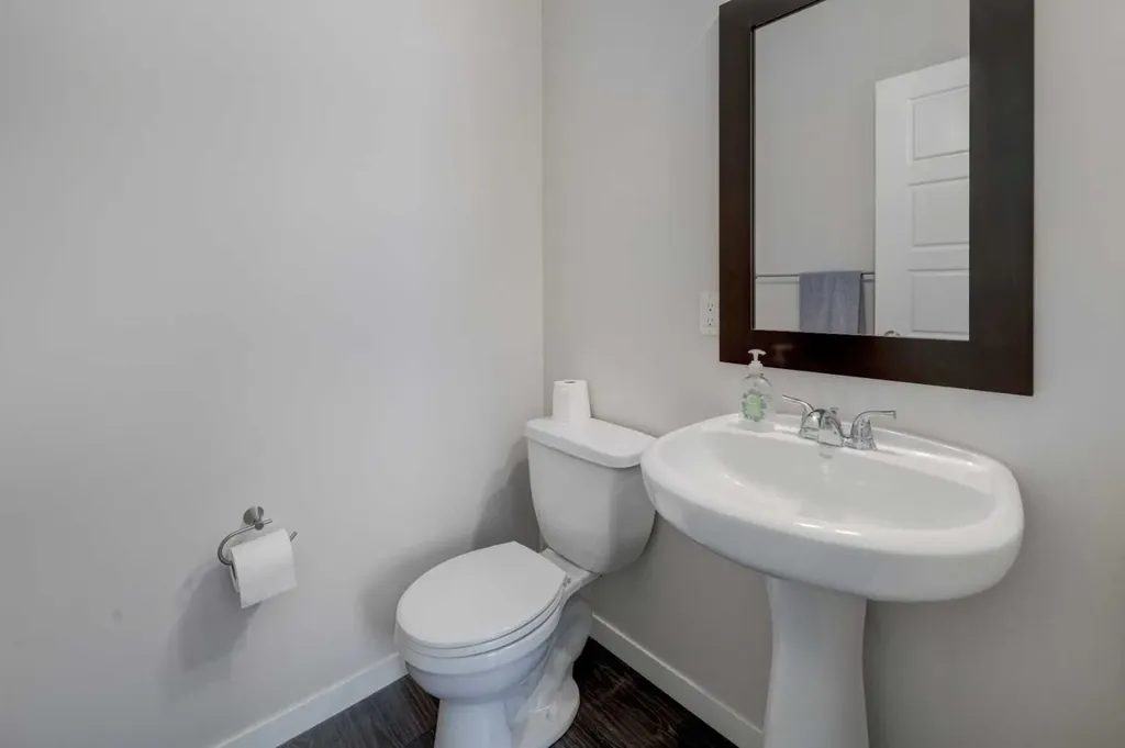 16 Fireside Place Cochrane AB T4C 0R2