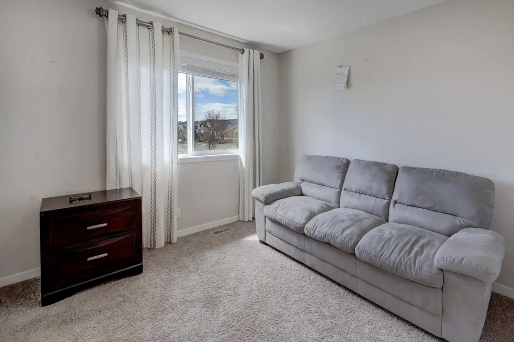 16 Fireside Place Cochrane AB T4C 0R2