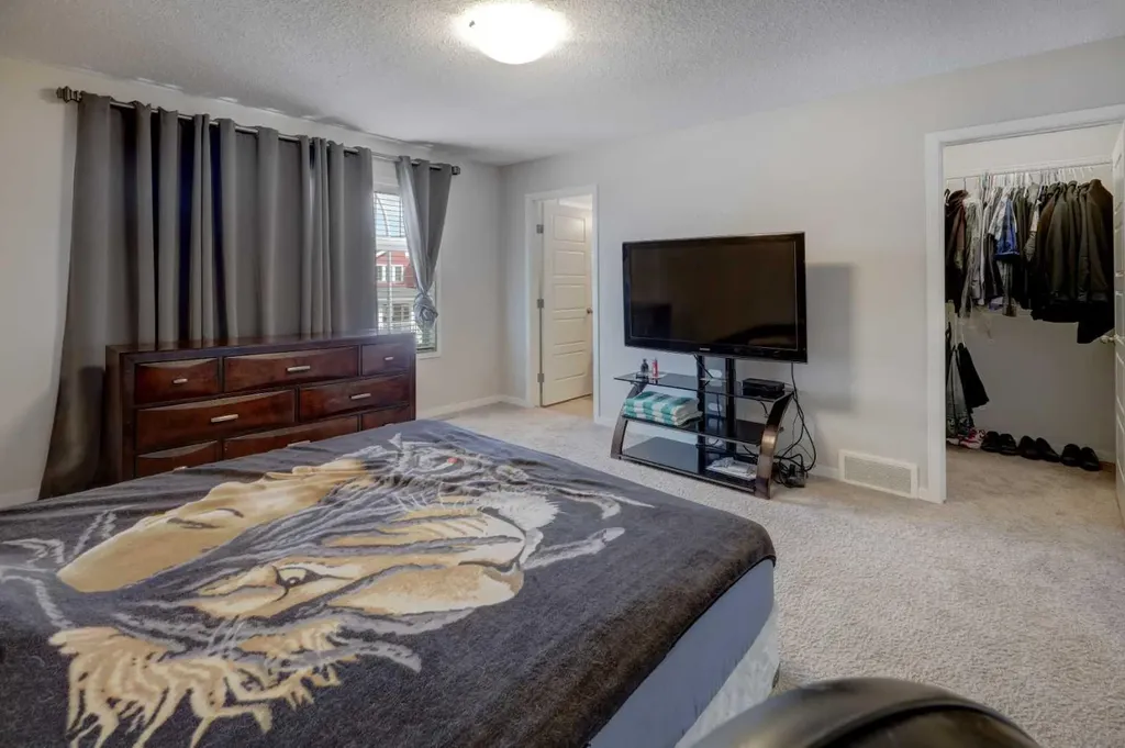 16 Fireside Place Cochrane AB T4C 0R2