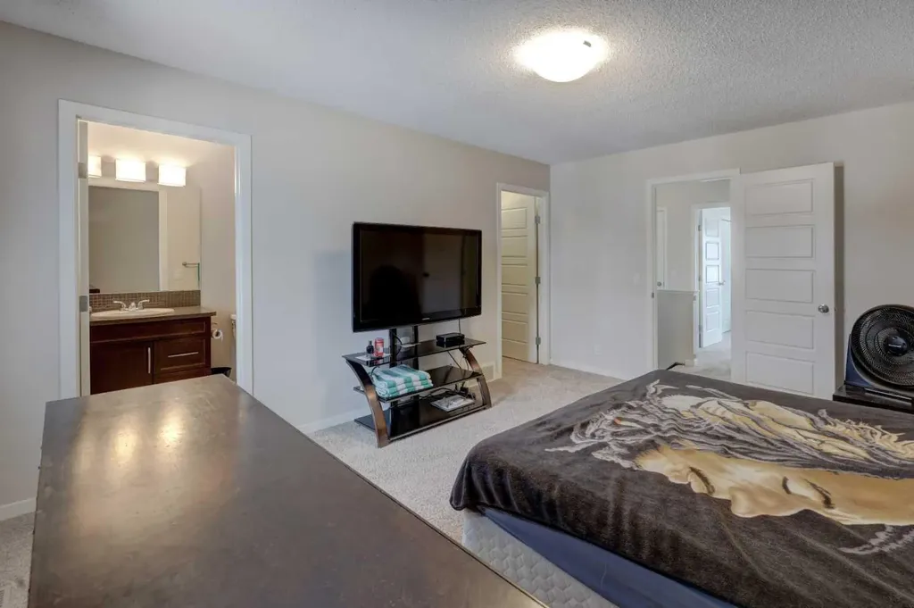 16 Fireside Place Cochrane AB T4C 0R2