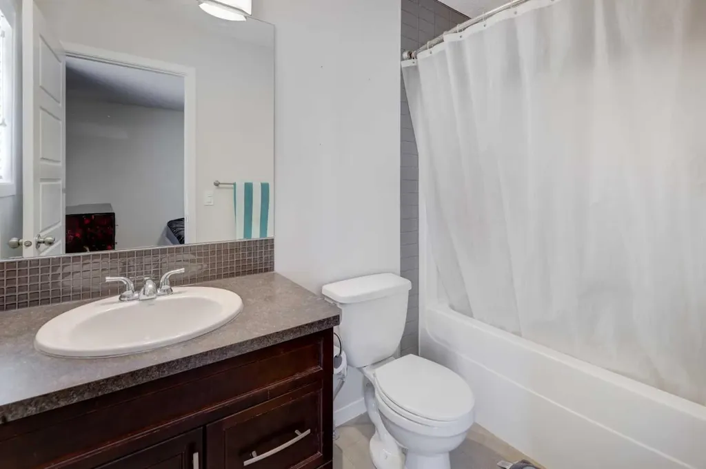 16 Fireside Place Cochrane AB T4C 0R2