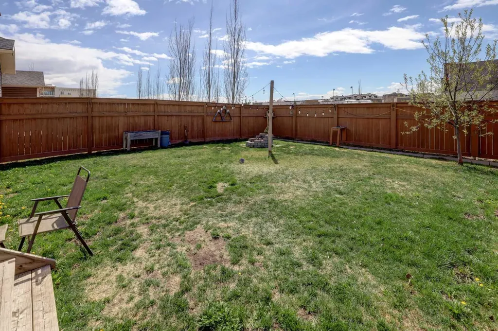 16 Fireside Place Cochrane AB T4C 0R2