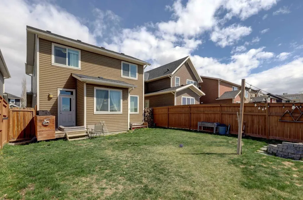 16 Fireside Place Cochrane AB T4C 0R2
