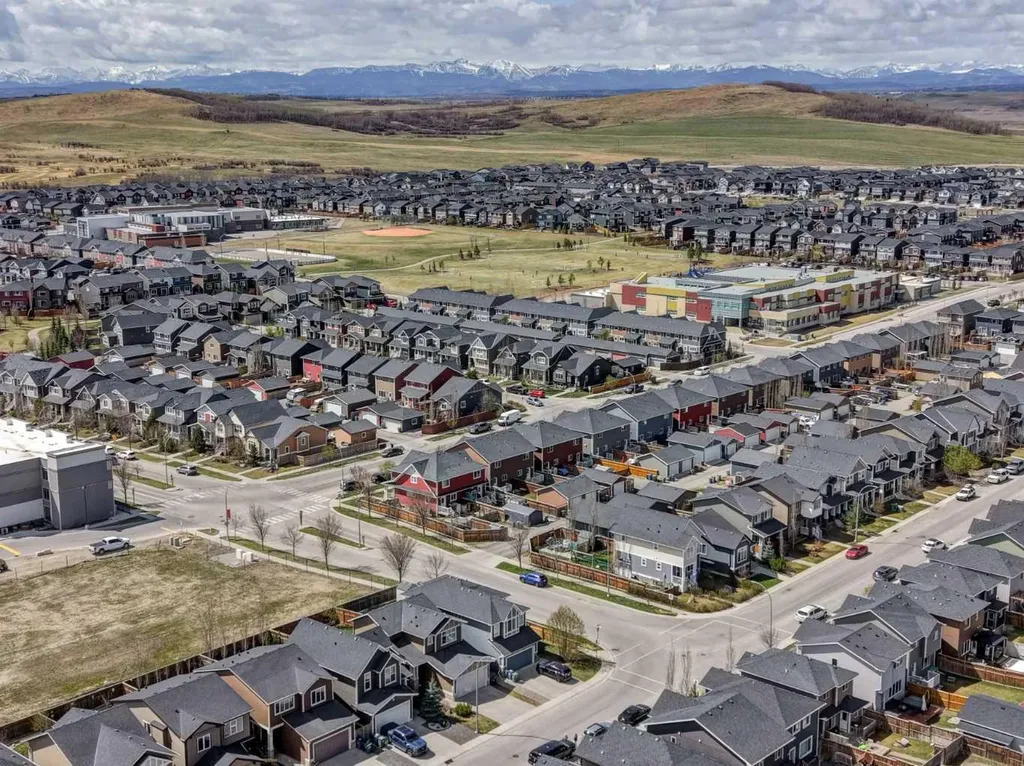 16 Fireside Place Cochrane AB T4C 0R2