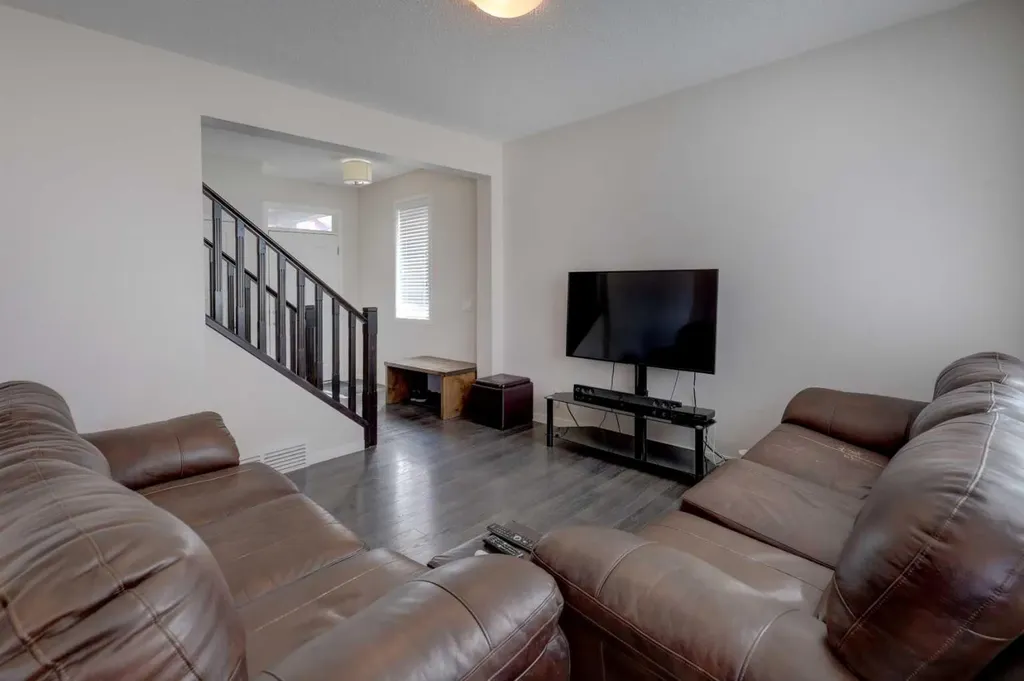 16 Fireside Place Cochrane AB T4C 0R2