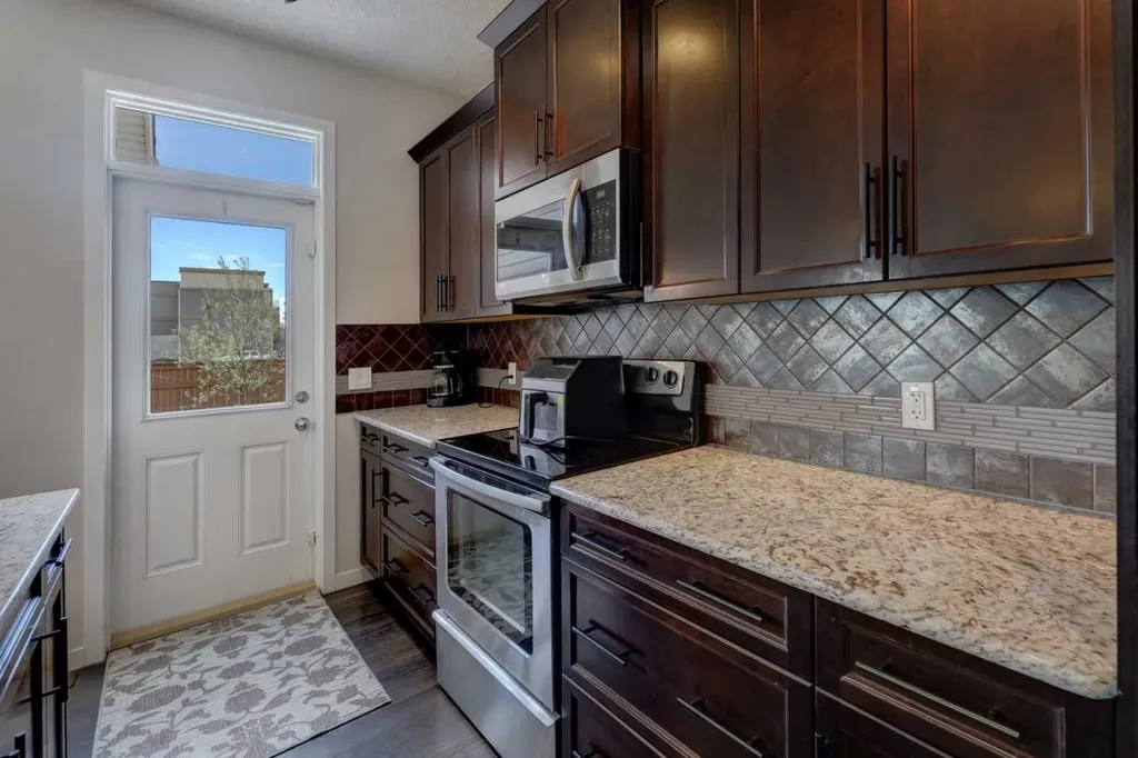 16 Fireside Place Cochrane AB T4C 0R2