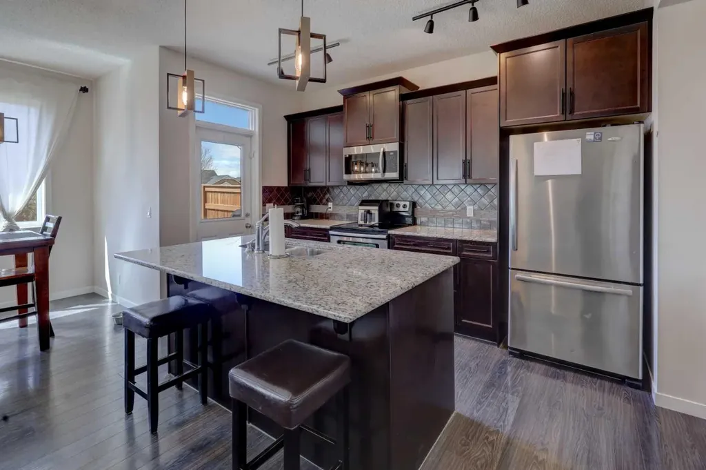 16 Fireside Place Cochrane AB T4C 0R2