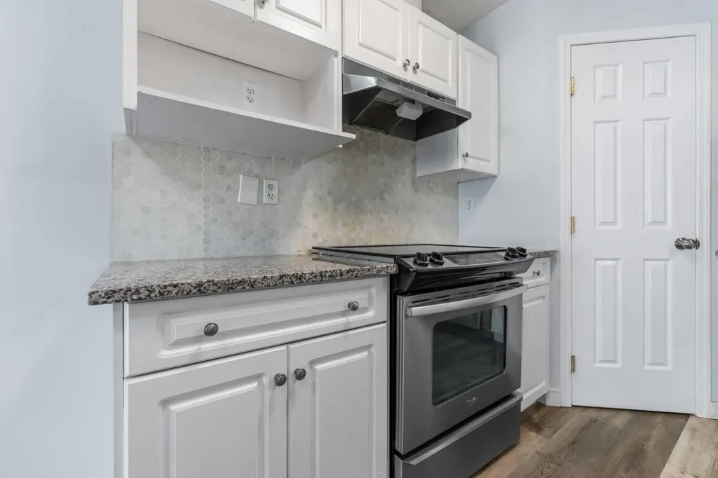 290 Shawville Way SE Calgary AB T2Y 3Z9