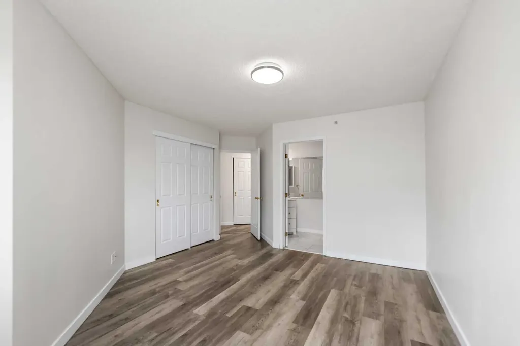 290 Shawville Way SE Calgary AB T2Y 3Z9